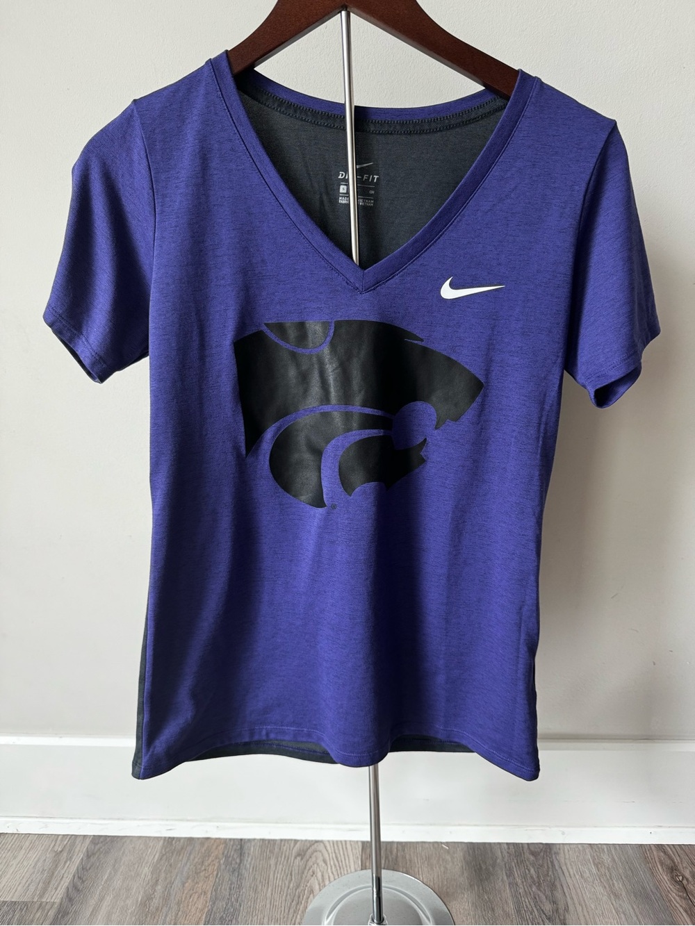 Nike Women’s K-STATE Purple V-Neck Dri-FIT Tee with Black Graphic